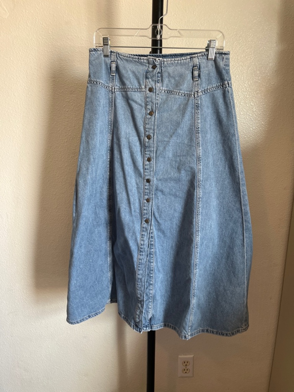 Zara Light Blue Button-Front Denim Midi Skirt 100% cotton